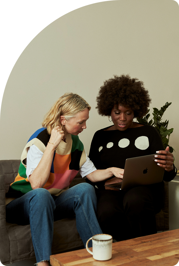A woman talking to Truvi product expert.